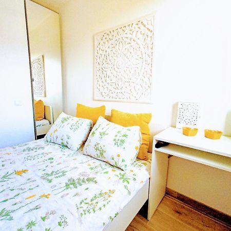 Private Room In Renovated Apartment - Tram 1 Min Walk Nice Dış mekan fotoğraf