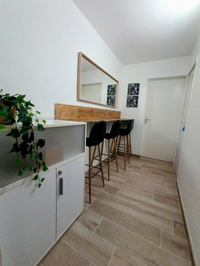 Private Room In Renovated Apartment - Tram 1 Min Walk Nice Dış mekan fotoğraf