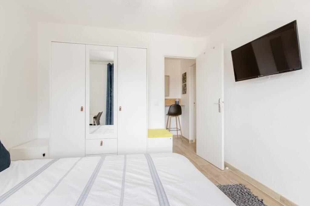 Private Room In Renovated Apartment - Tram 1 Min Walk Nice Dış mekan fotoğraf