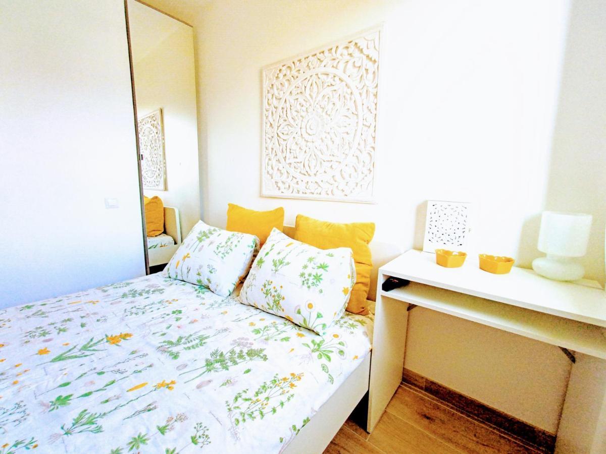 Private Room In Renovated Apartment - Tram 1 Min Walk Nice Dış mekan fotoğraf
